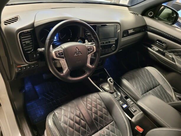 mitsubishi-outlander-plug-in-petrol-2019-big-23