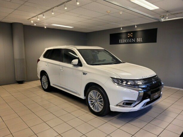 mitsubishi-outlander-plug-in-petrol-2019-big-0