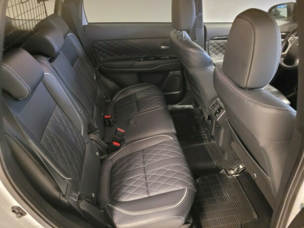mitsubishi-outlander-plug-in-petrol-2019-big-18