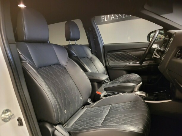 mitsubishi-outlander-plug-in-petrol-2019-big-11