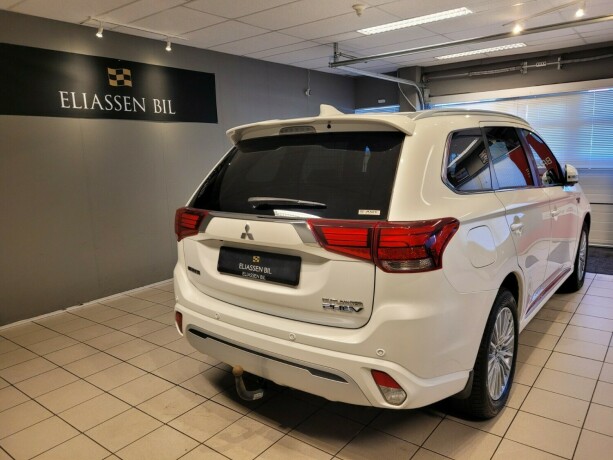 mitsubishi-outlander-plug-in-petrol-2019-big-5