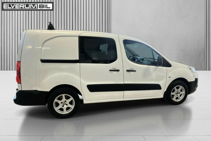 peugeot-partner-diesel-2012-big-11
