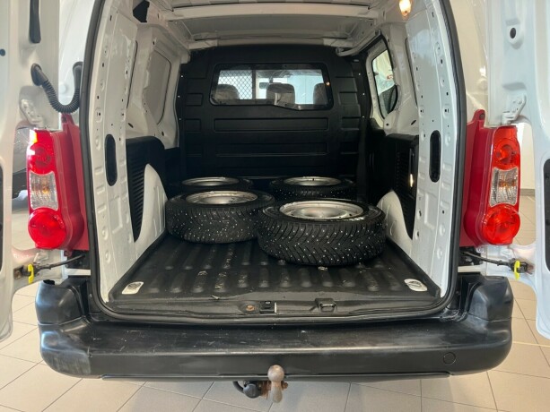peugeot-partner-diesel-2012-big-24