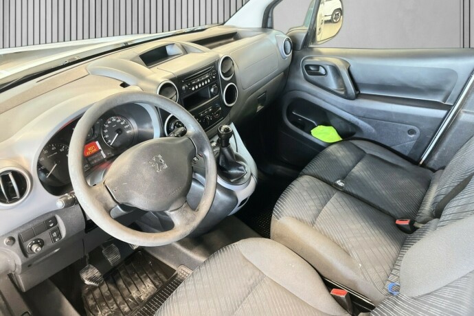 peugeot-partner-diesel-2012-big-14