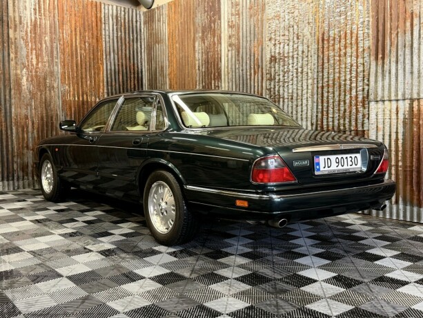 jaguar-xj-bensin-1996-big-9