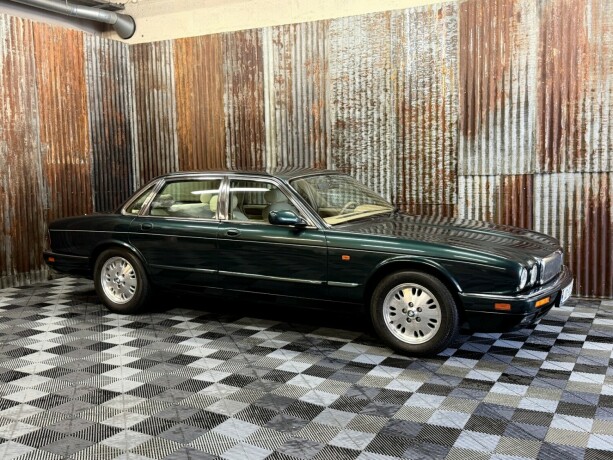 jaguar-xj-bensin-1996-big-2
