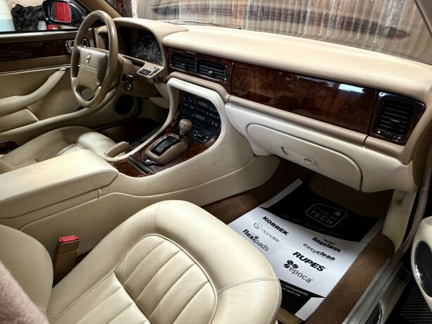 jaguar-xj-bensin-1996-big-29