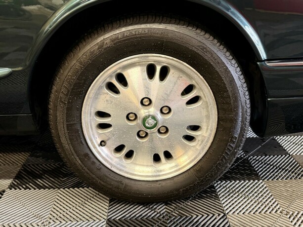 jaguar-xj-bensin-1996-big-6