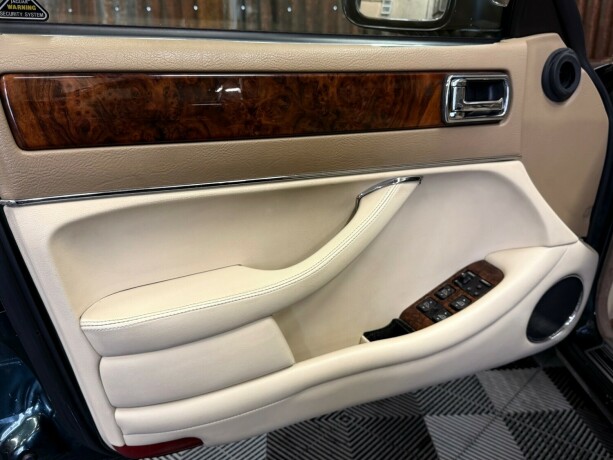 jaguar-xj-bensin-1996-big-20