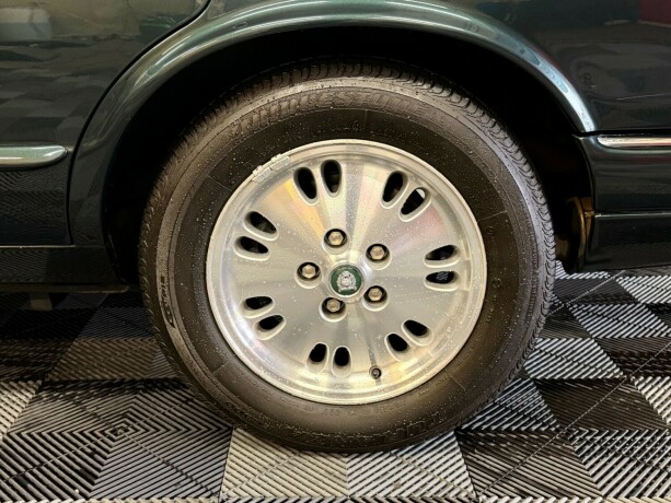 jaguar-xj-bensin-1996-big-15