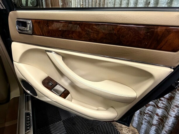 jaguar-xj-bensin-1996-big-34