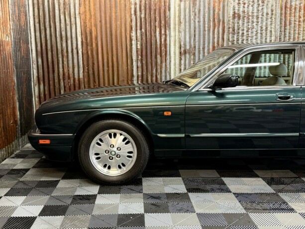 jaguar-xj-bensin-1996-big-13