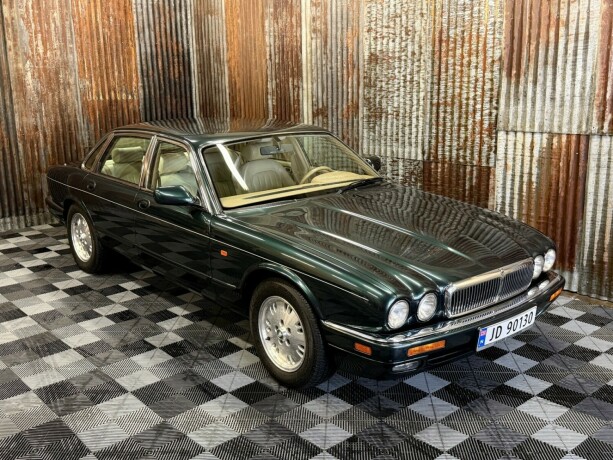 jaguar-xj-bensin-1996-big-1