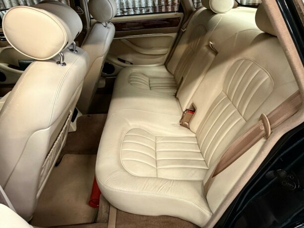 jaguar-xj-bensin-1996-big-35