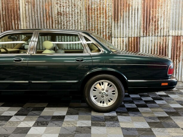 jaguar-xj-bensin-1996-big-12