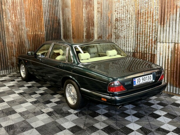 jaguar-xj-bensin-1996-big-10