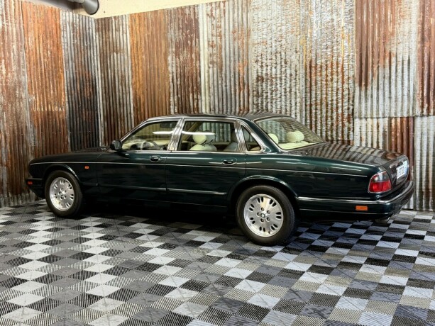 jaguar-xj-bensin-1996-big-11