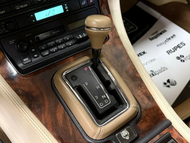 jaguar-xj-bensin-1996-big-26