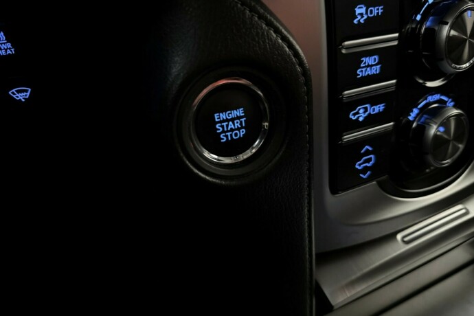 toyota-land-cruiser-diesel-2018-big-29