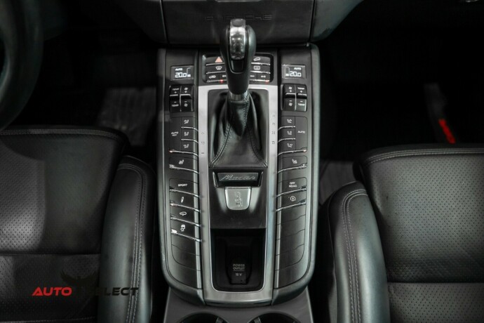porsche-macan-bensin-2014-big-47