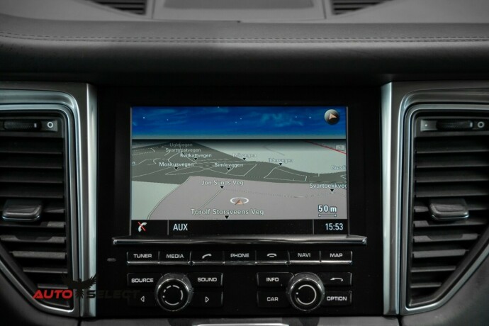 porsche-macan-bensin-2014-big-52