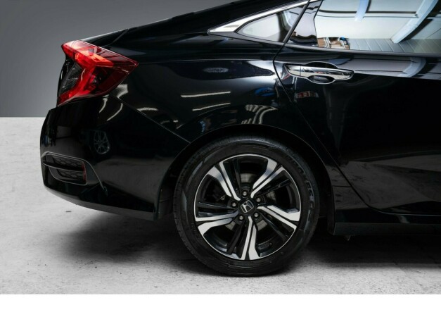 honda-civic-bensin-2017-big-11
