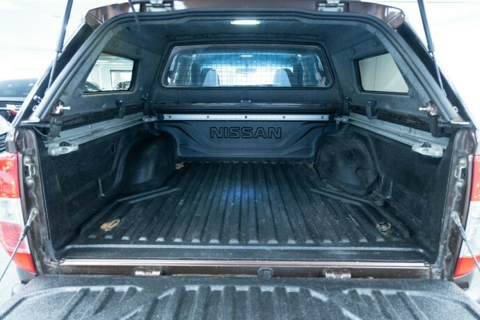 nissan-navara-diesel-2017-big-7