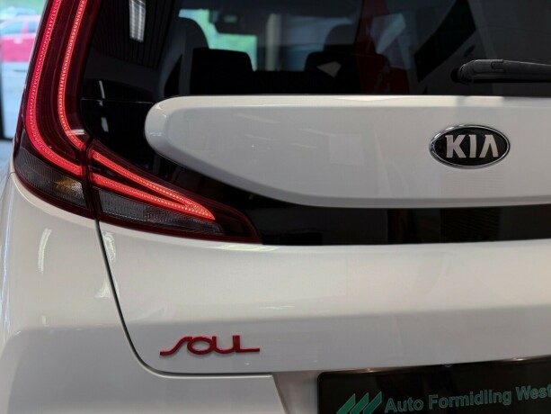 kia-soul-elektrisitet-2020-big-34