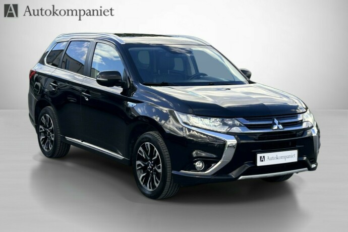 mitsubishi-outlander-elektrisitetbensin-2016-big-3