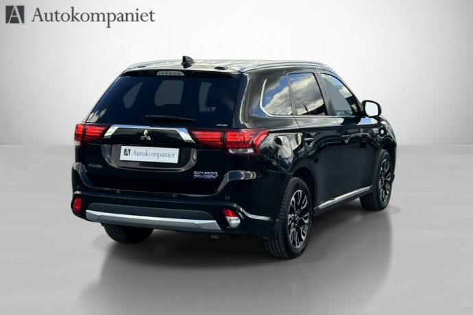 mitsubishi-outlander-elektrisitetbensin-2016-big-4