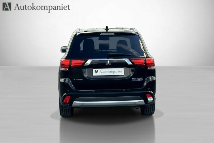 mitsubishi-outlander-elektrisitetbensin-2016-big-2