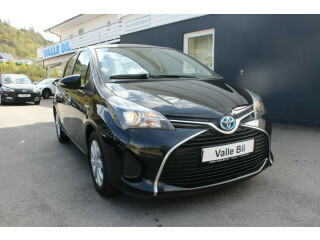 Toyota | Yaris | Elektrisitet+bensin | 2015
