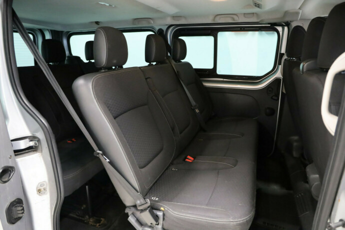 renault-trafic-diesel-2016-big-10