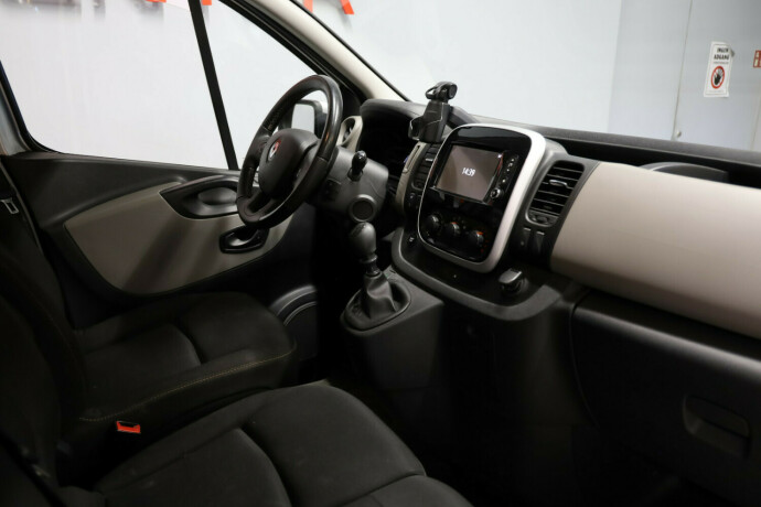 renault-trafic-diesel-2016-big-7