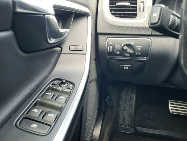 volvo-v60-bensin-2017-big-27