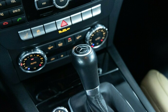 mercedes-benz-c-klasse-bensin-2012-big-17