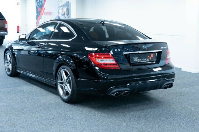mercedes-benz-c-klasse-bensin-2012-big-1