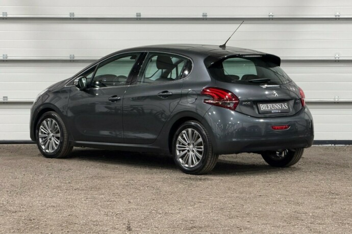 peugeot-208-bensin-2017-big-3