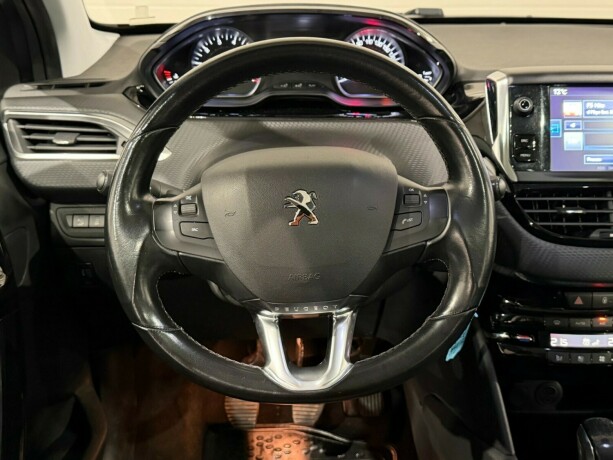 peugeot-208-bensin-2017-big-15