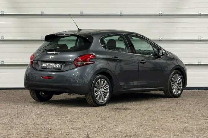 peugeot-208-bensin-2017-big-2