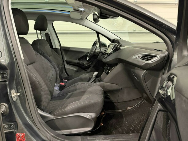 peugeot-208-bensin-2017-big-9