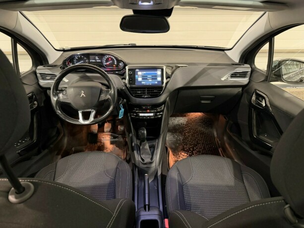 peugeot-208-bensin-2017-big-14