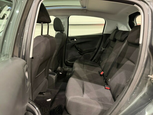 peugeot-208-bensin-2017-big-11