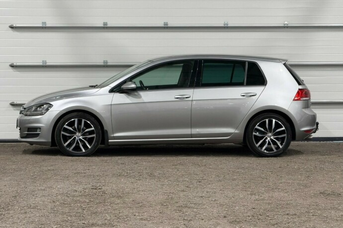 volkswagen-golf-bensin-2015-big-4