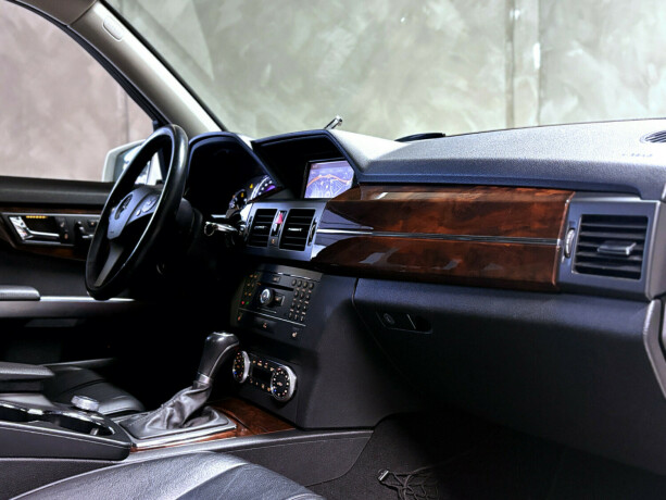 mercedes-benz-glk-diesel-2011-big-4
