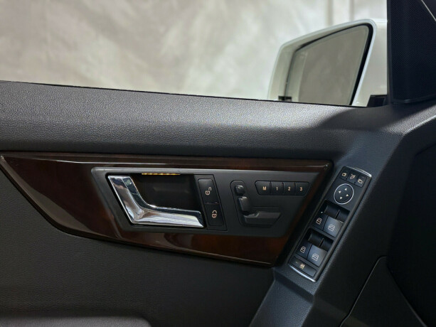 mercedes-benz-glk-diesel-2011-big-19