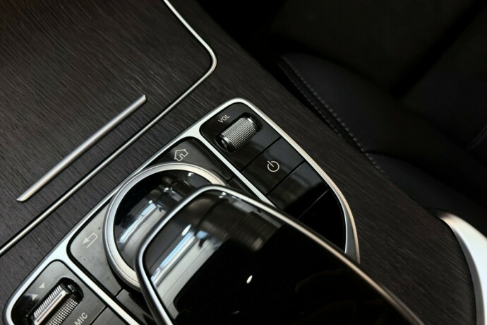 mercedes-benz-c-klasse-bensin-2018-big-24