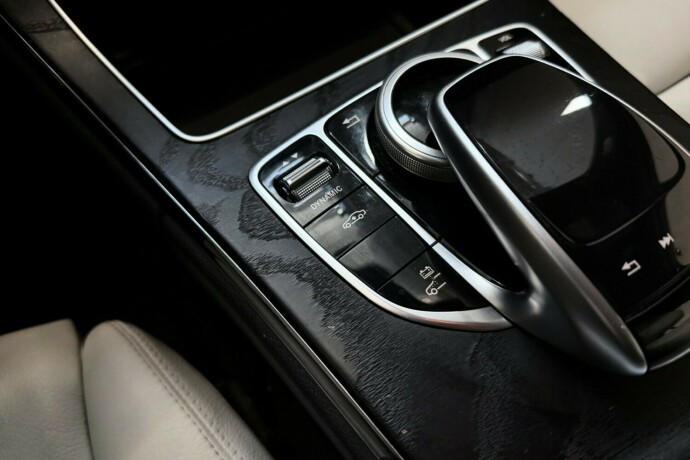 mercedes-benz-c-klasse-elektrisitetbensin-2018-big-35