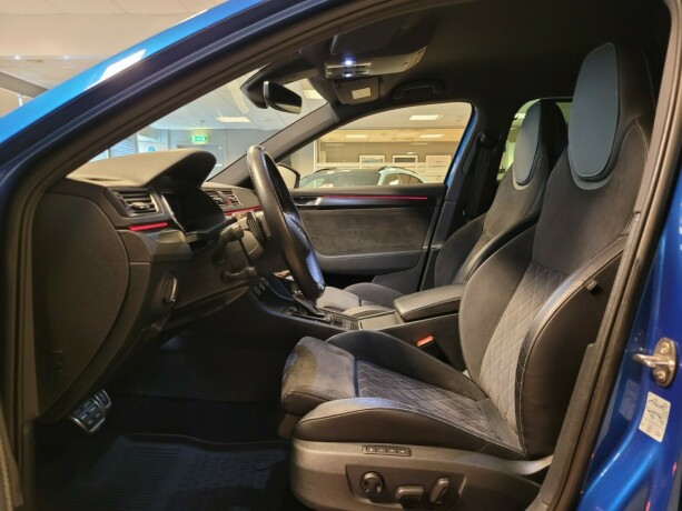 skoda-superb-plug-in-petrol-2021-big-24