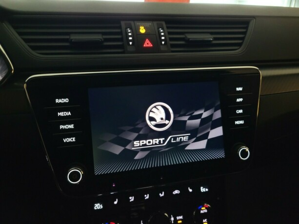 skoda-superb-plug-in-petrol-2021-big-28